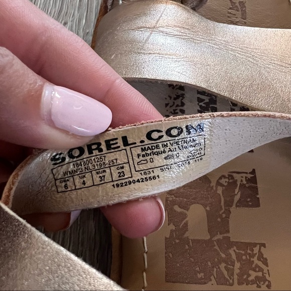 Sorel Ella Criss Cross Sandals - Picture 11 of 13